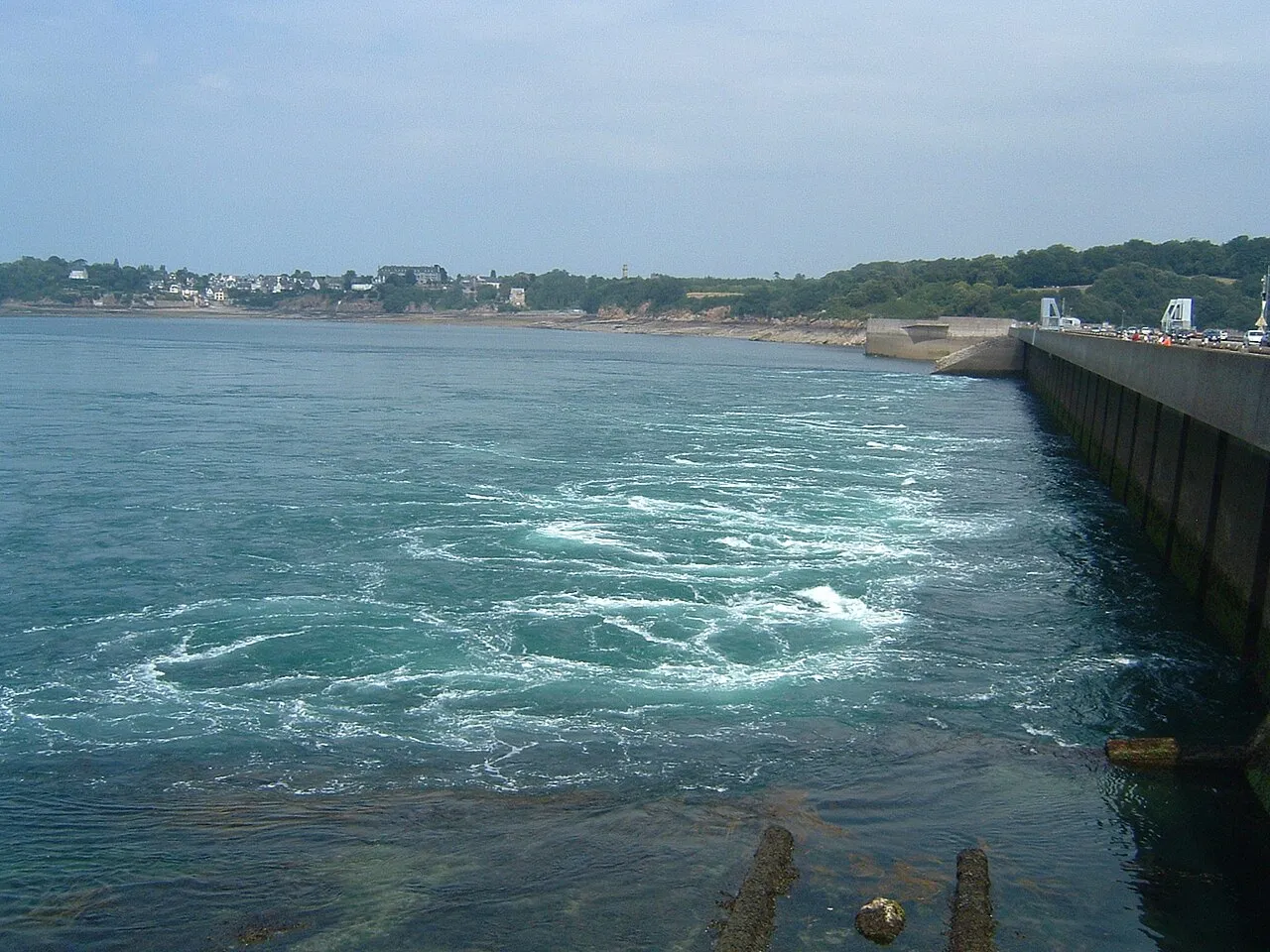 Le barrage de la Rance vu depuis la rive