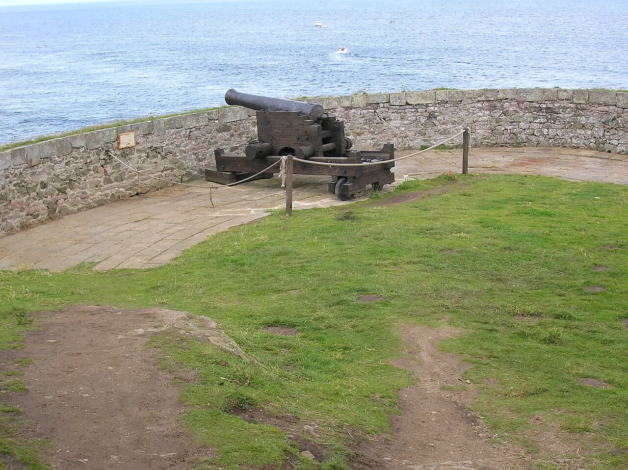 Canon sur les remparts du Fort la Latte