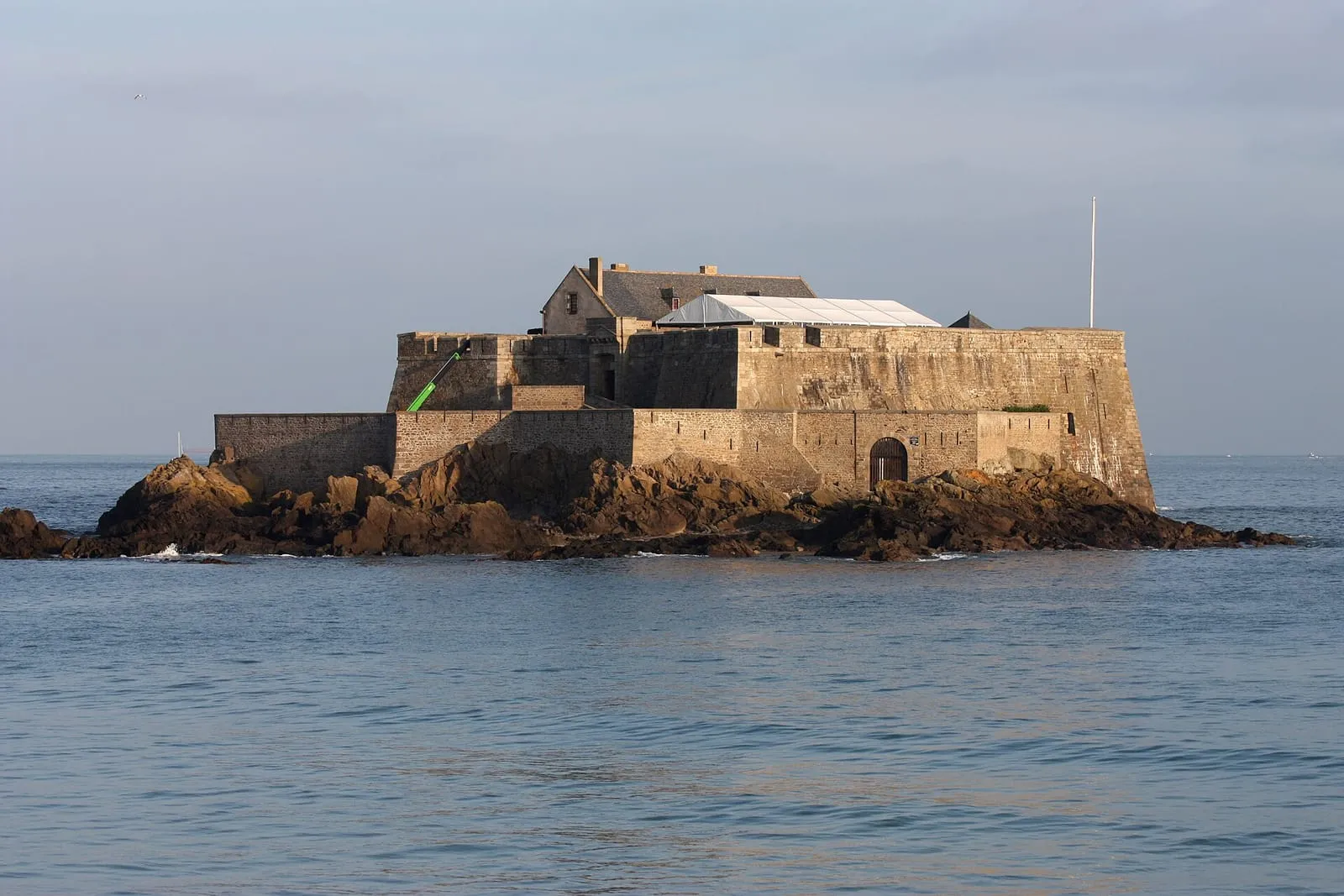 Le Fort National vu de la plage