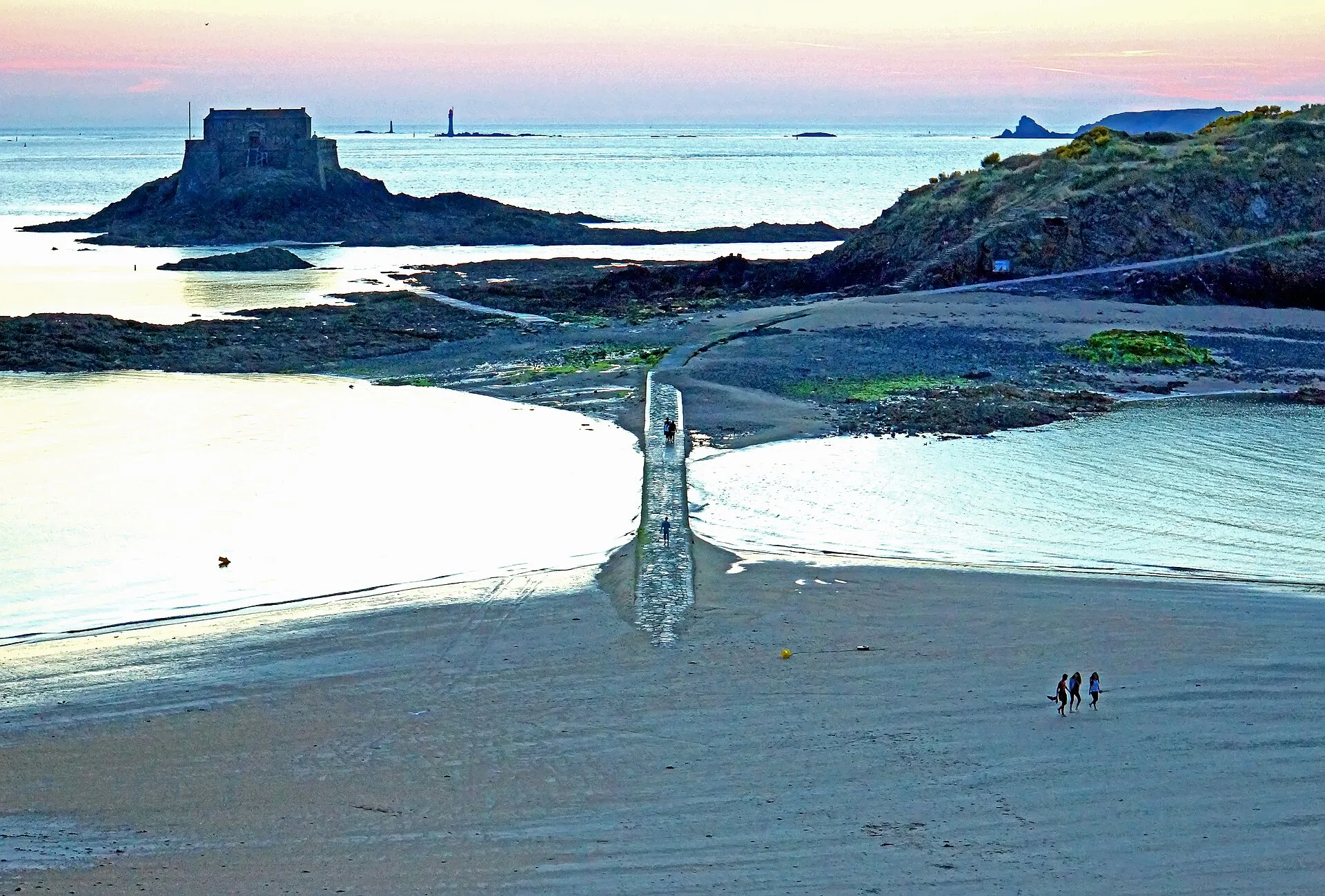 Le fort du Petit Bé dans la rade de Saint-Malo