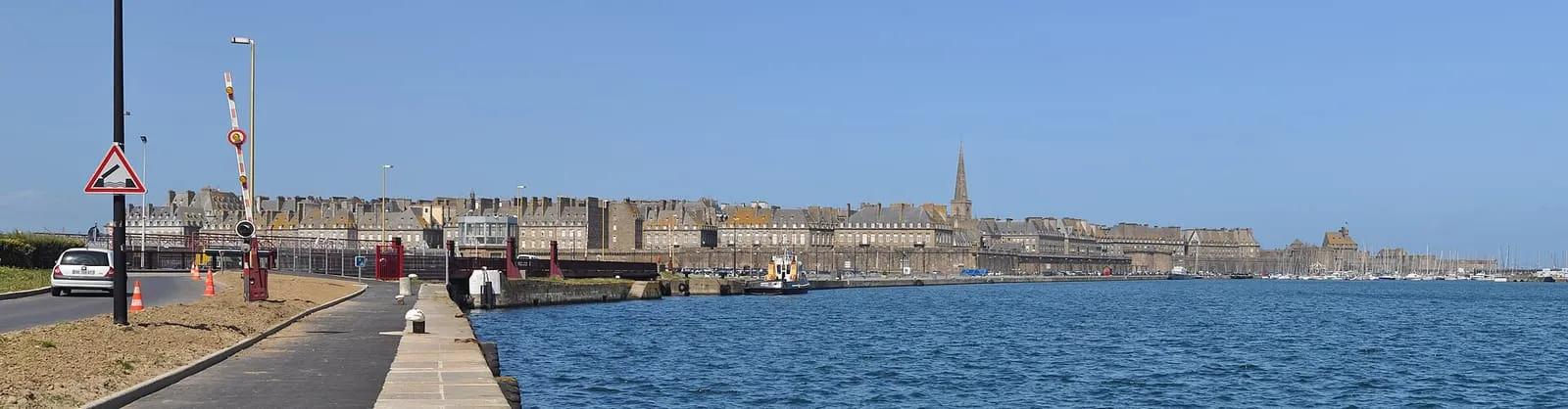 Panorama des bassins du port de Saint-Malo