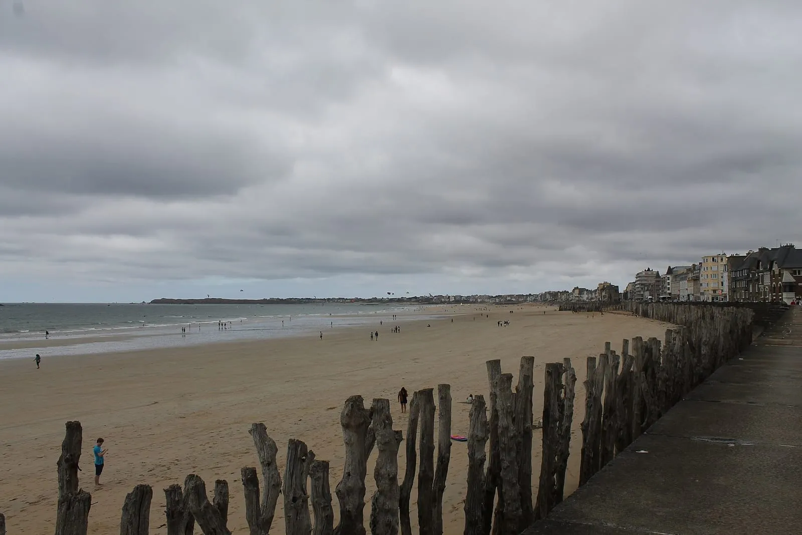 La plage du Sillon en été